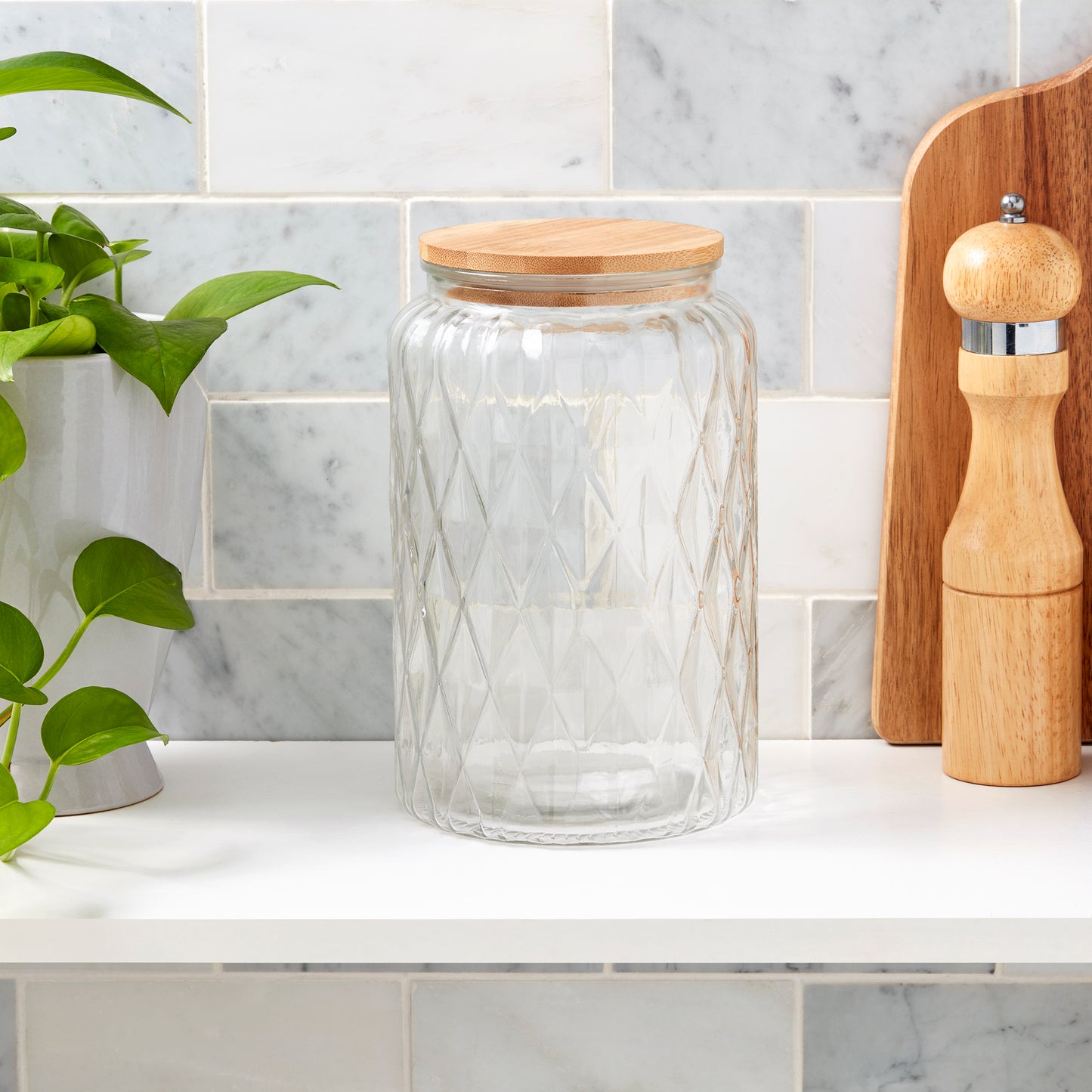 Large Glass Canister with Bamboo Lid, 2 Liter